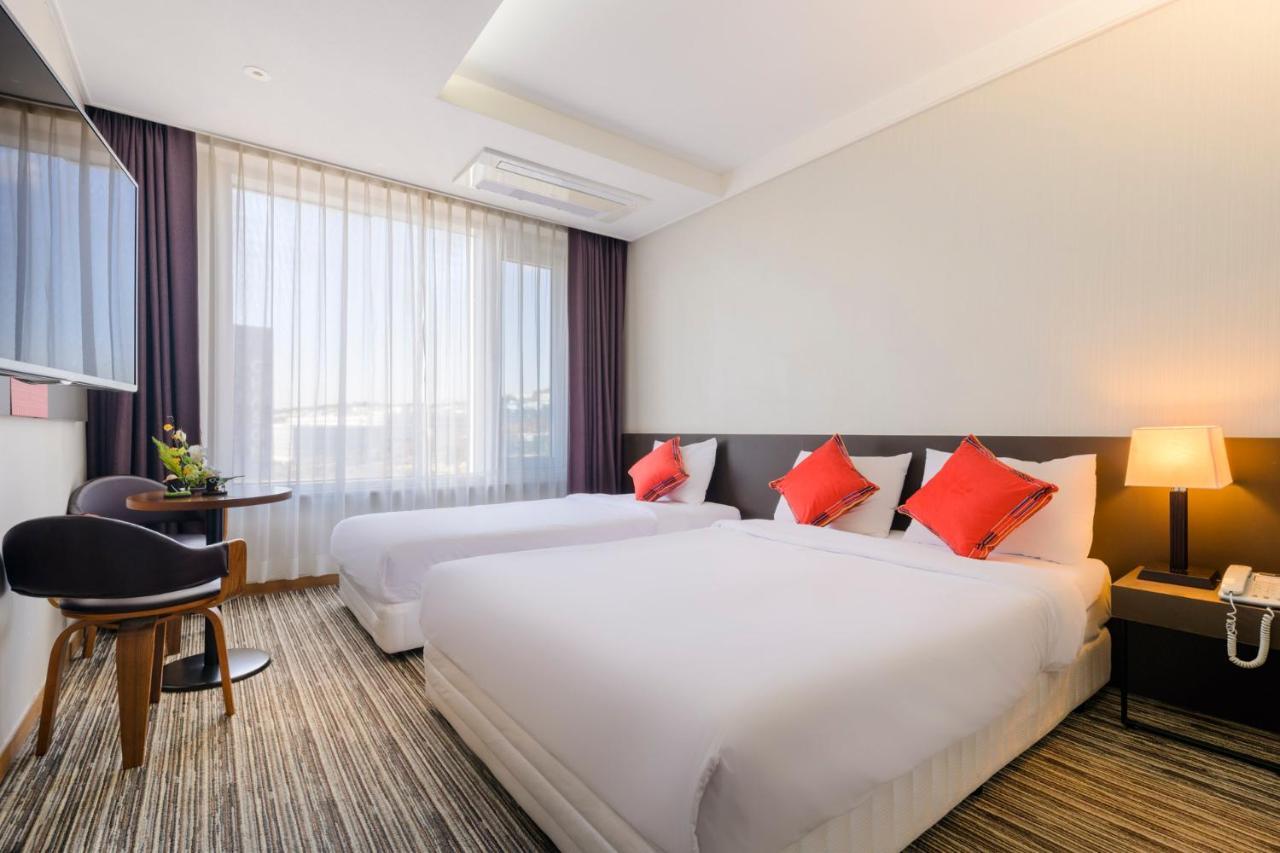 Shin Shin Jeju Worldcup Hotel