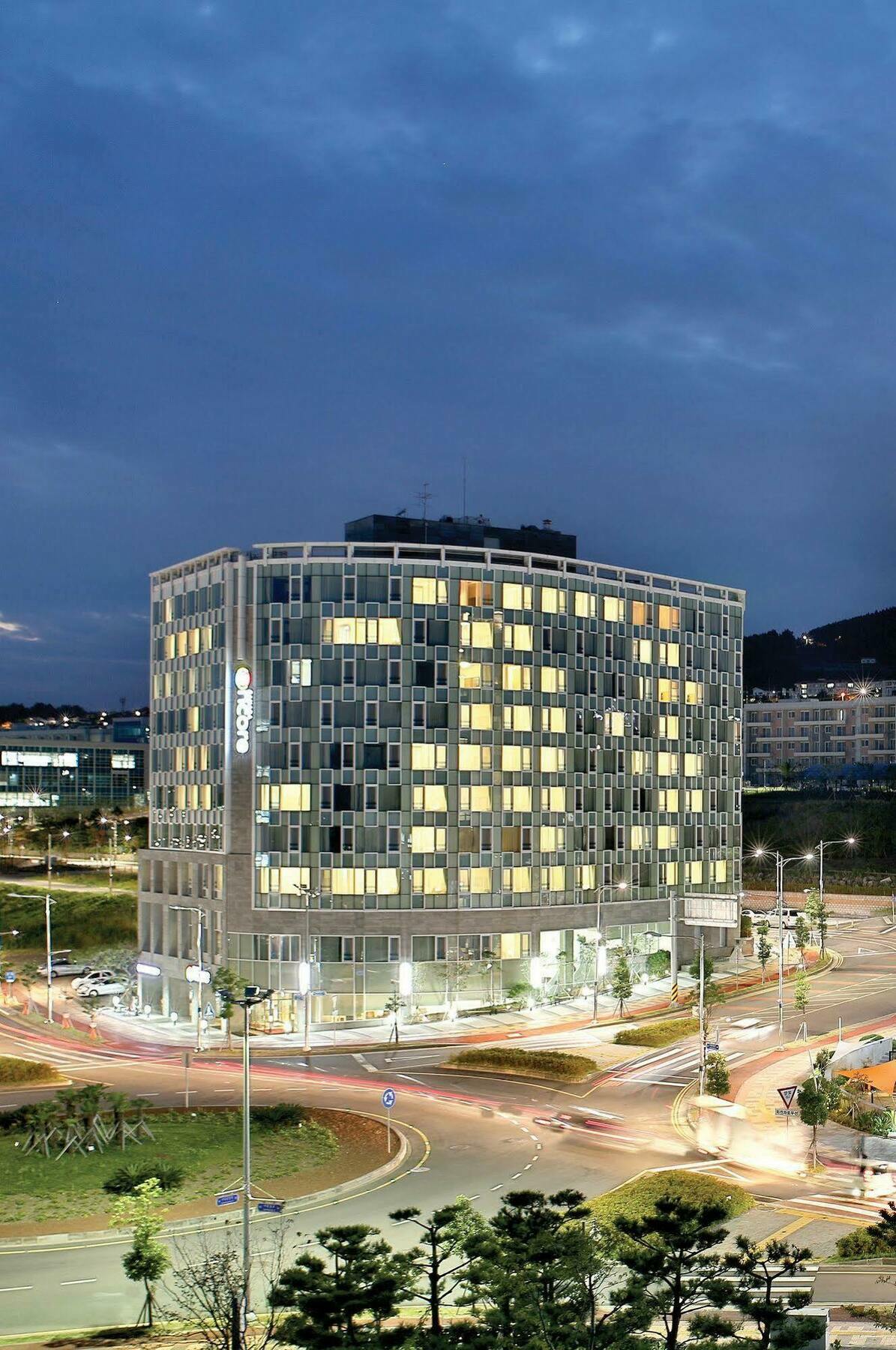 Shin Shin Jeju Worldcup Hotel 4*
